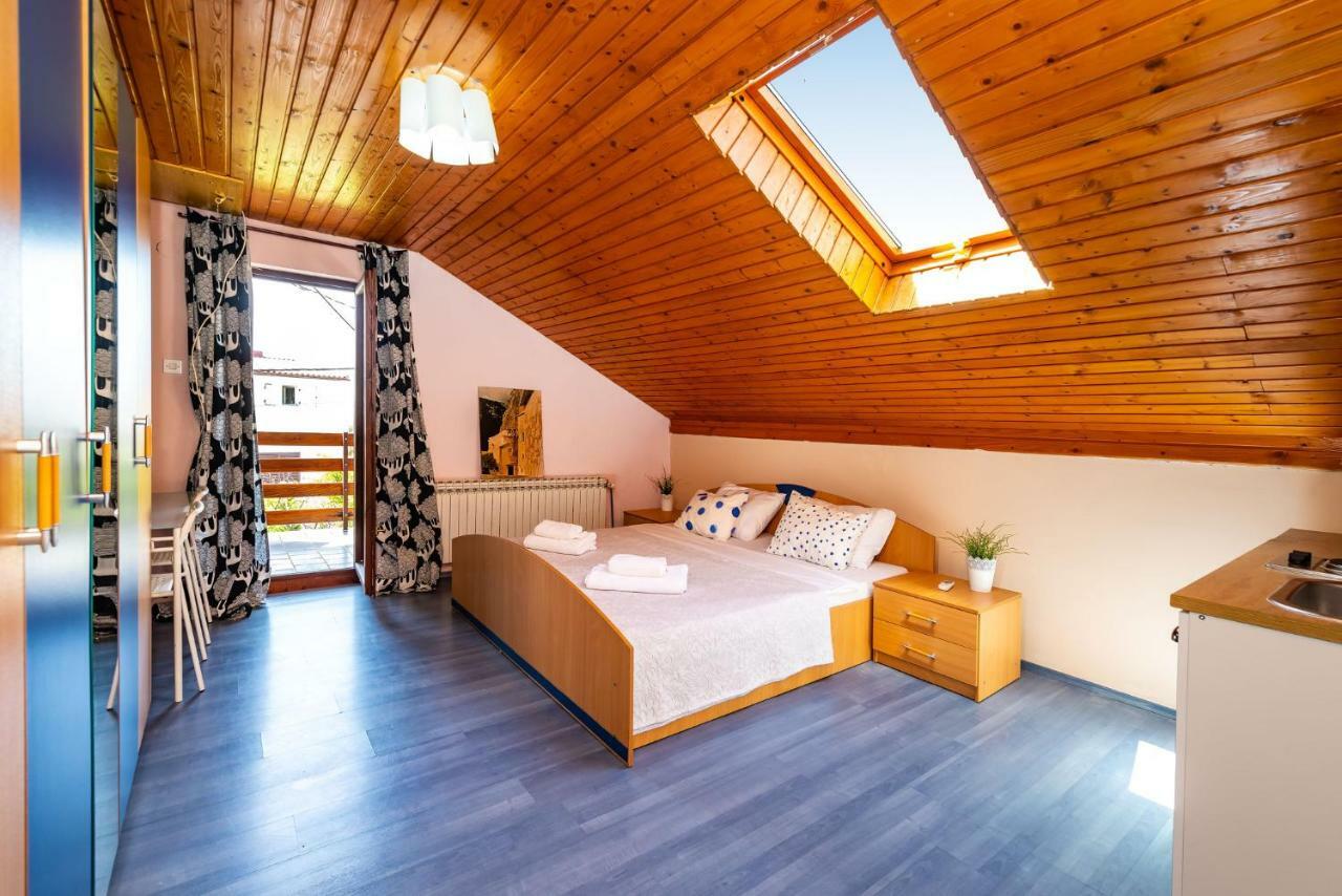 Vacation House Anna Karlobag Zewnętrze zdjęcie